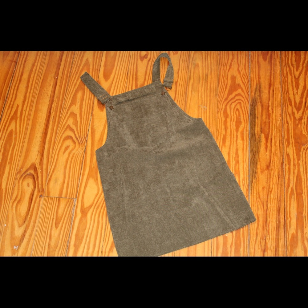 Green overall dress